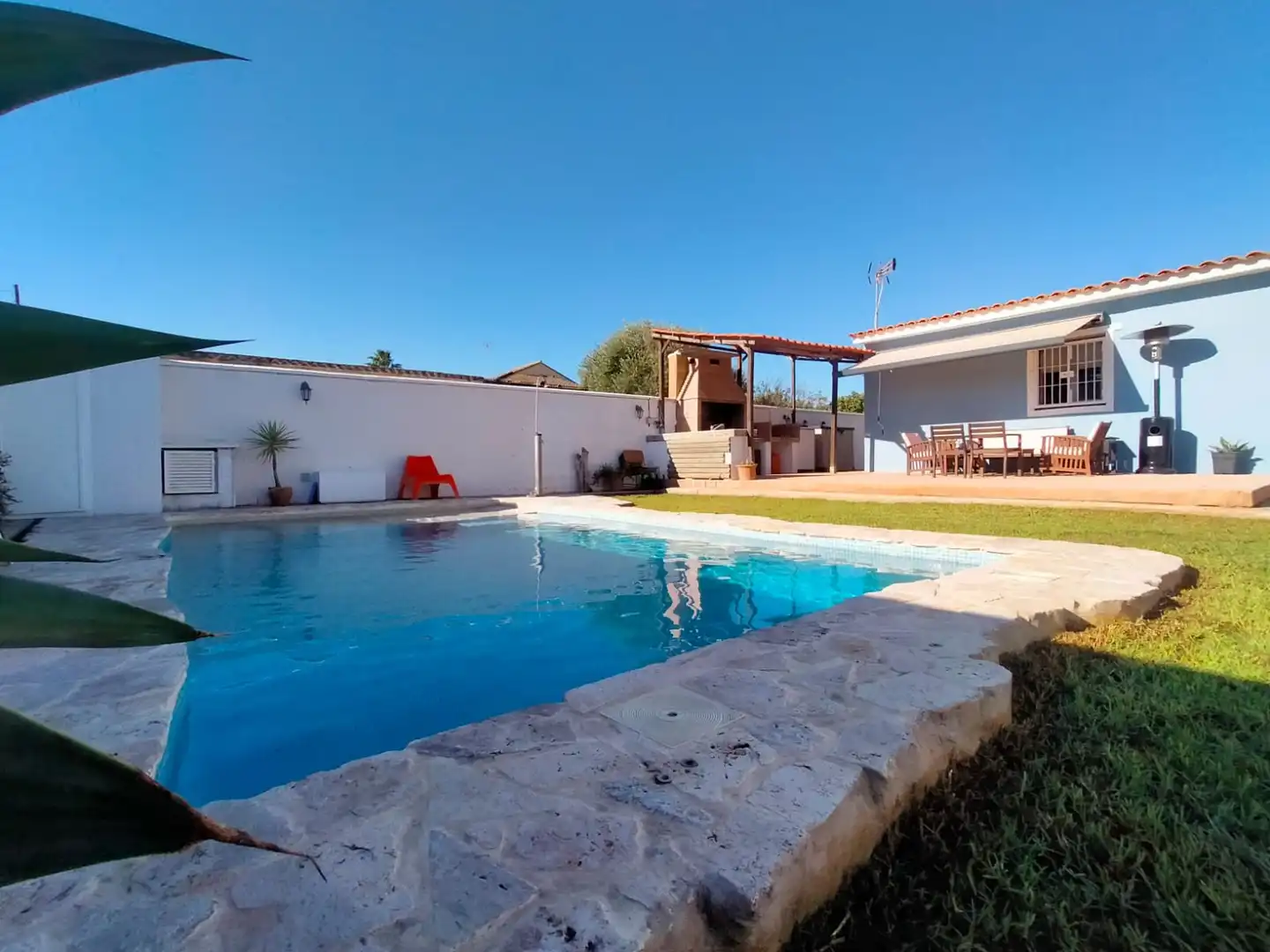 Piscina de Casa o xalet en venda en El Puerto de Santa María amb Aire condicionat, Jardí privat i Terrassa