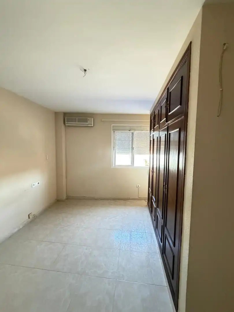 Bedroom of Flat for sale in Gines  with Air Conditioner, Heating and Terrace