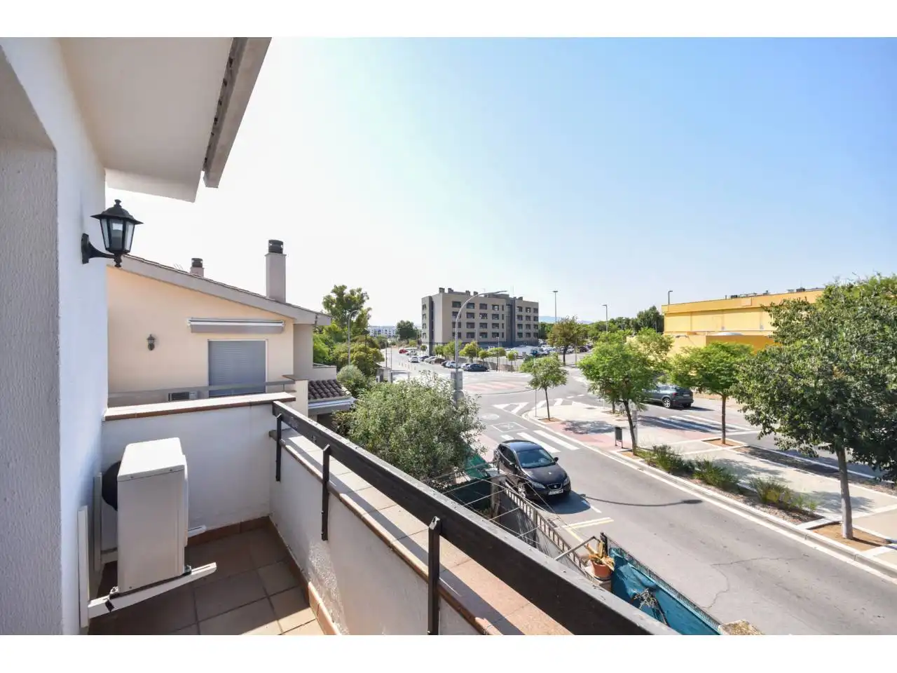 Vista exterior de Casa o chalet en venta en Santa Perpètua de Mogoda con Aire acondicionado, Calefacción y Jardín privado