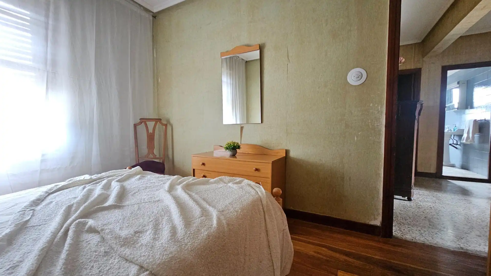 Habitación de Piso en venta en Valle de Mena con Terraza y Balcón