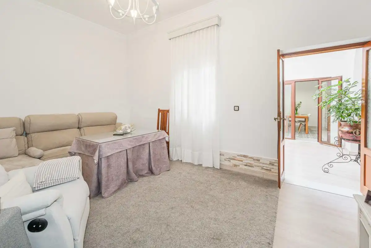 Sala de estar de Casa adosada en venta en Carmona con Aire acondicionado, Calefacción y Terraza