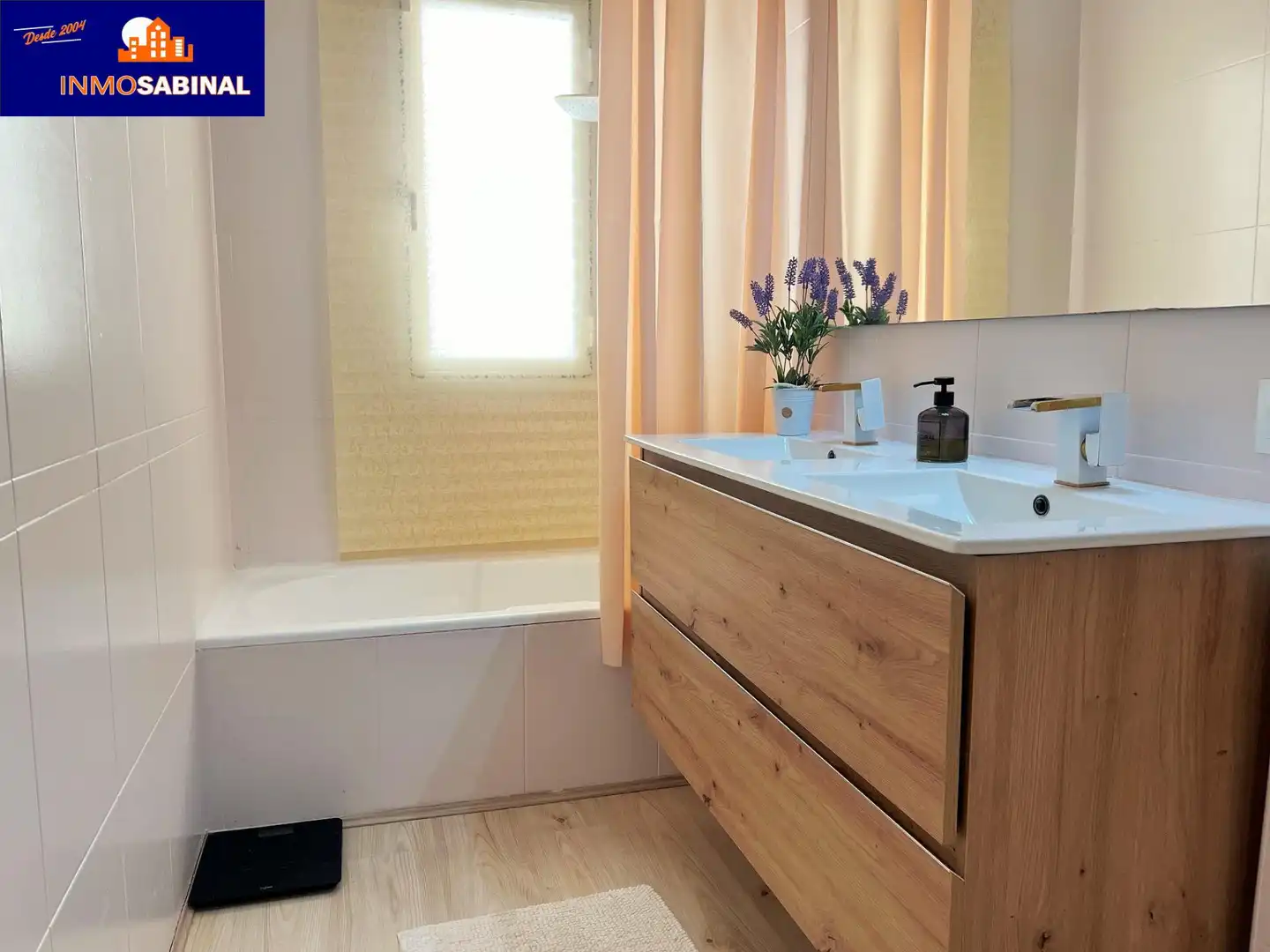 Baño de Casa adosada en venta en Vícar con Aire acondicionado, Calefacción y Terraza
