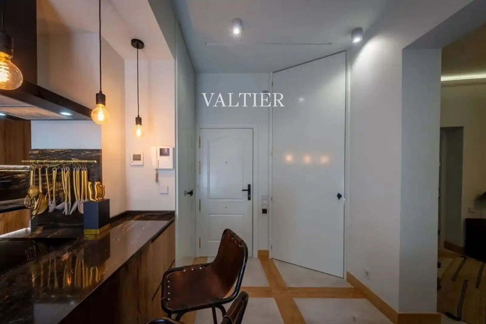 Flat for sale in Madrid  with Air Conditioner, Heating and Terrace
