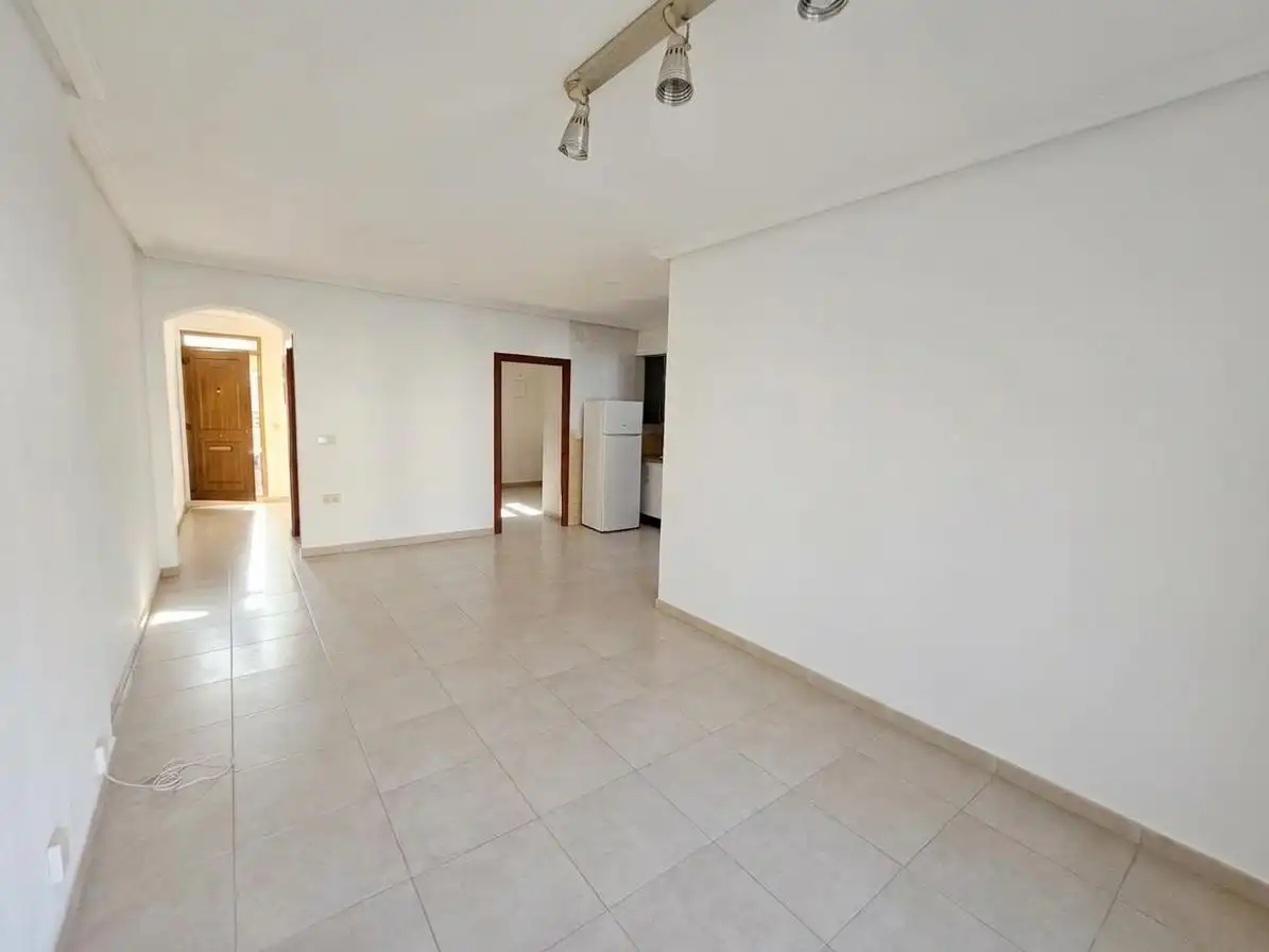 Casa adosada de alquiler en Alcalá de Henares con Aire acondicionado y Jardín privado