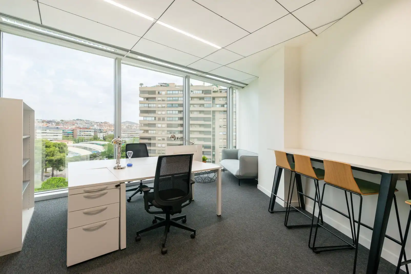 Bureau avec ascenseur à louer à Avenida Diagonal 640