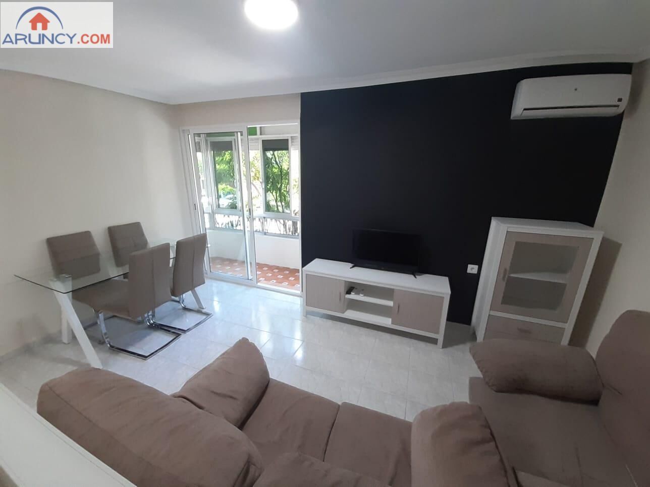 Sala de estar de Piso de alquiler en  Sevilla Capital con Aire acondicionado y Terraza