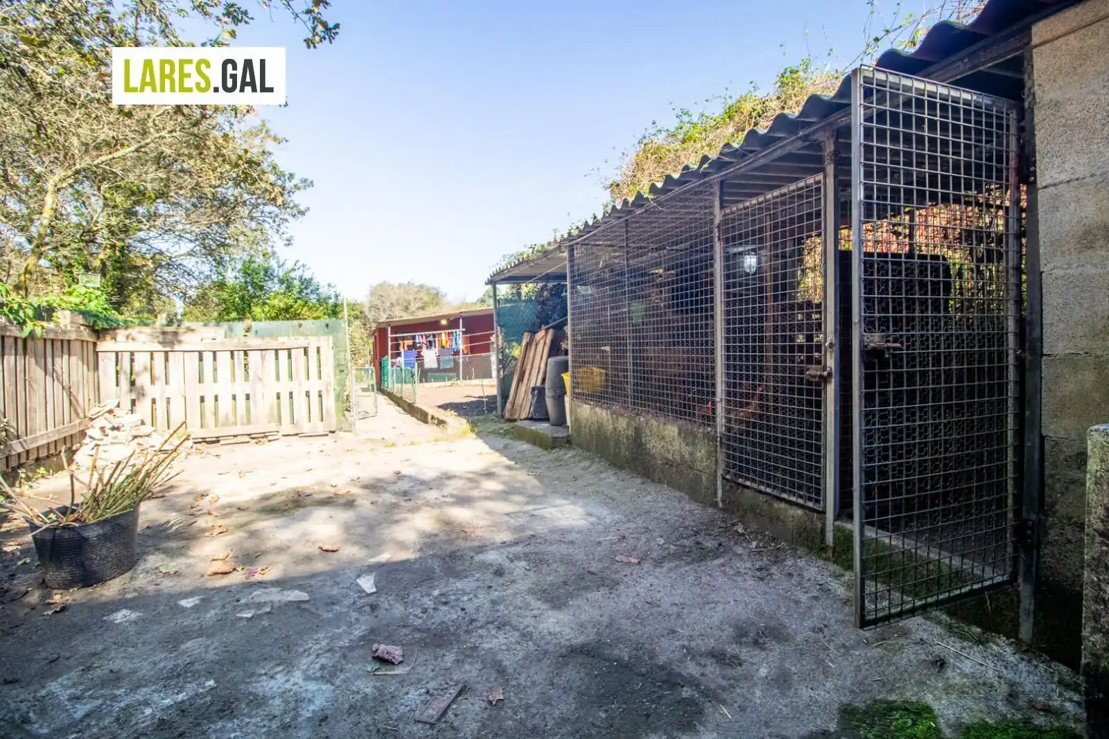 Vista exterior de Casa o xalet en venda en Cangas  amb Calefacció, Terrassa i Traster