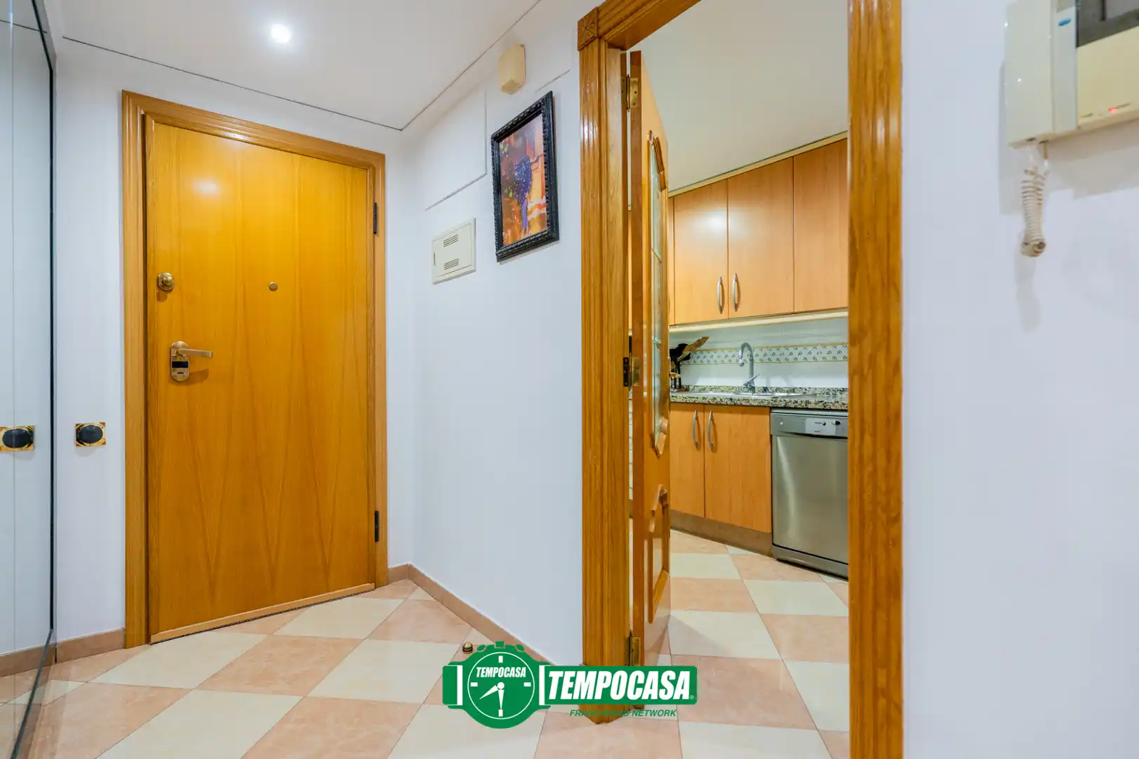 Flat with terrace for sale in Calle de José Aguilar 40, imagen 2