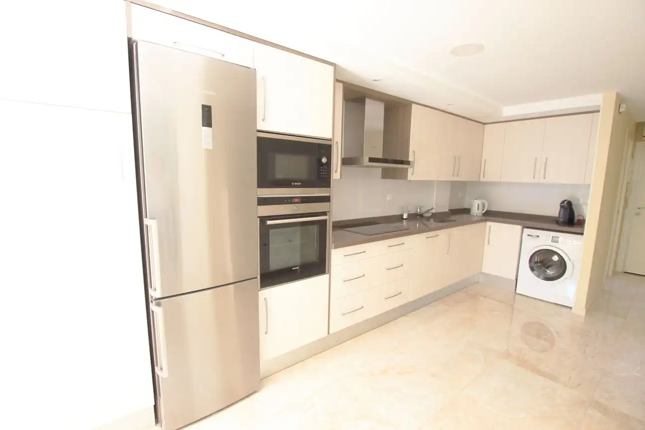 Cocina de Apartamento en venta en Benidorm con Aire acondicionado, Calefacción y Jardín privado