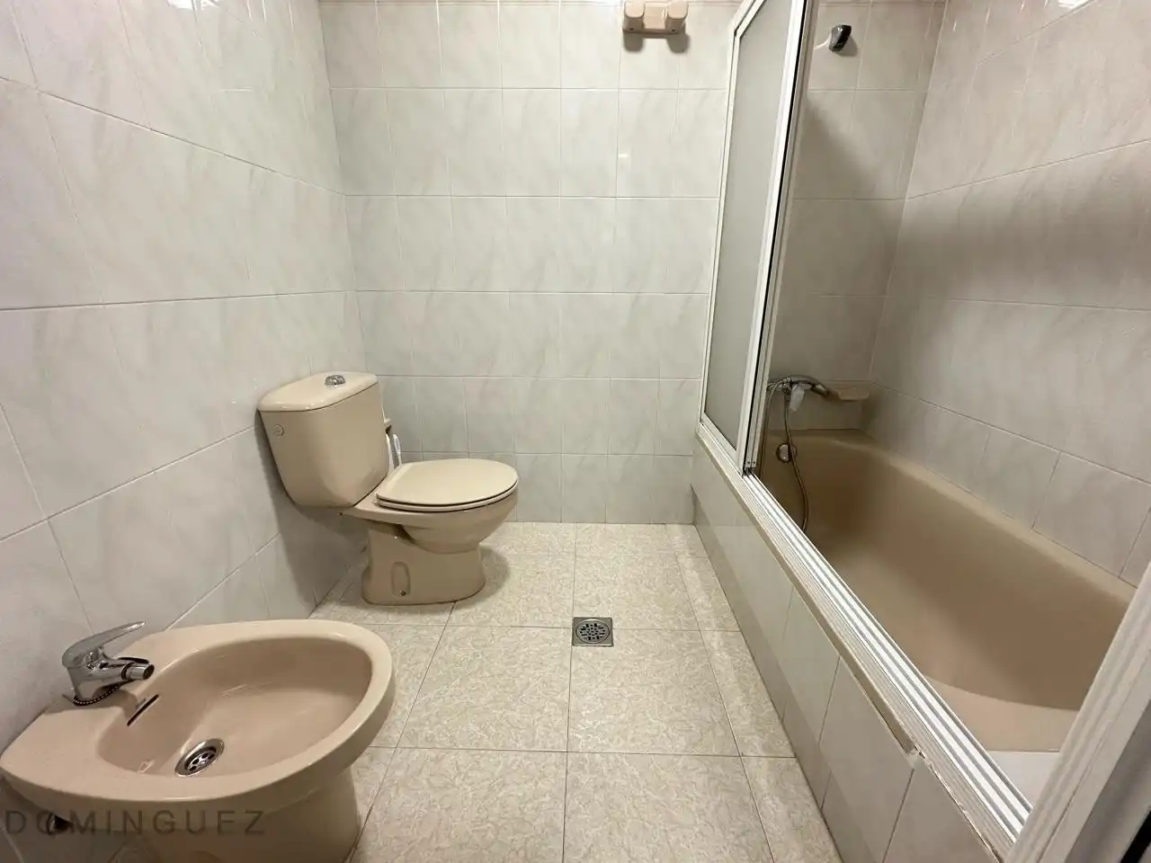 Bathroom of Flat for rent in Vigo   with Heating and Furnished