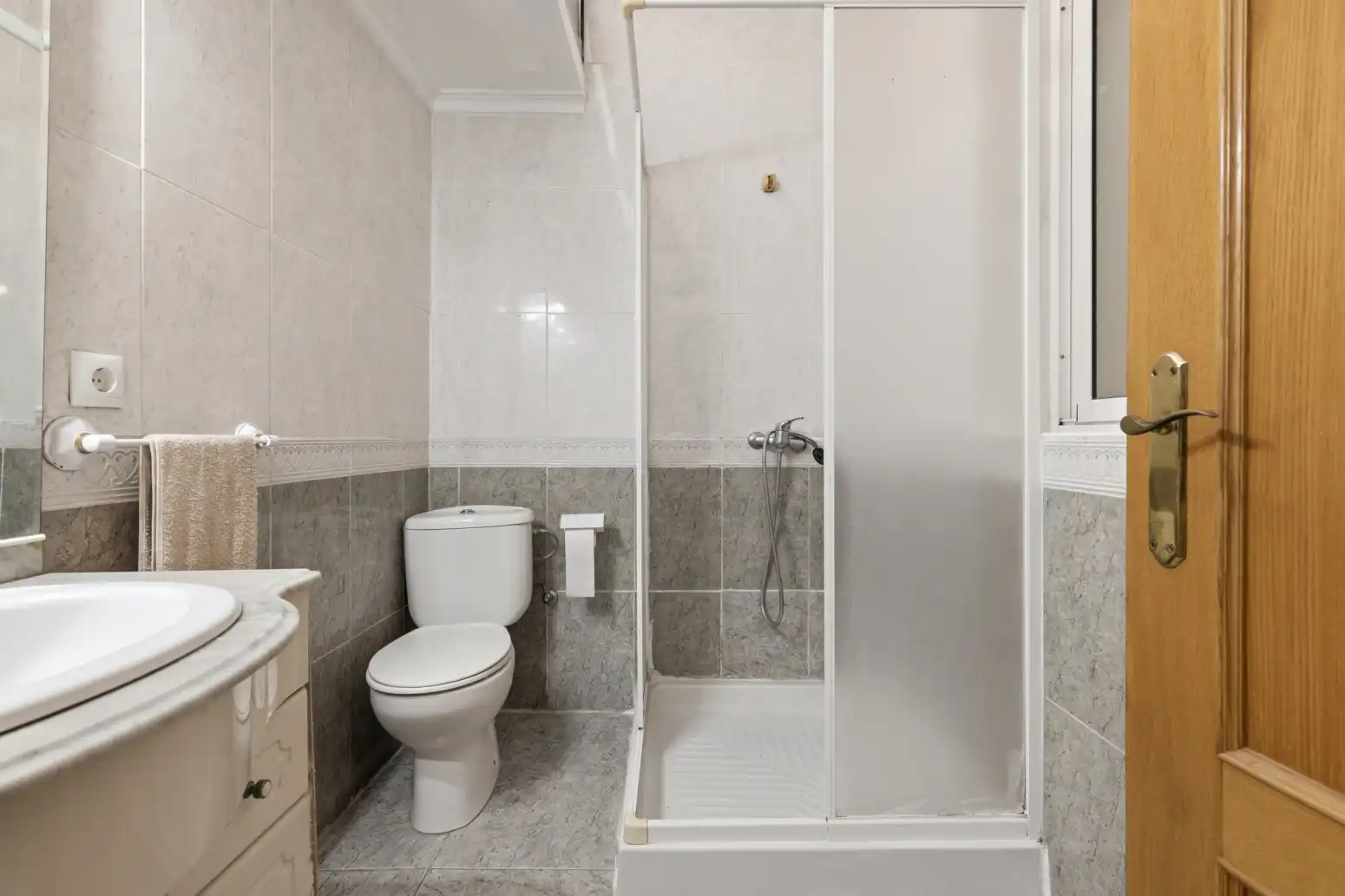Bathroom of Flat for sale in Alaquàs  with Terrace