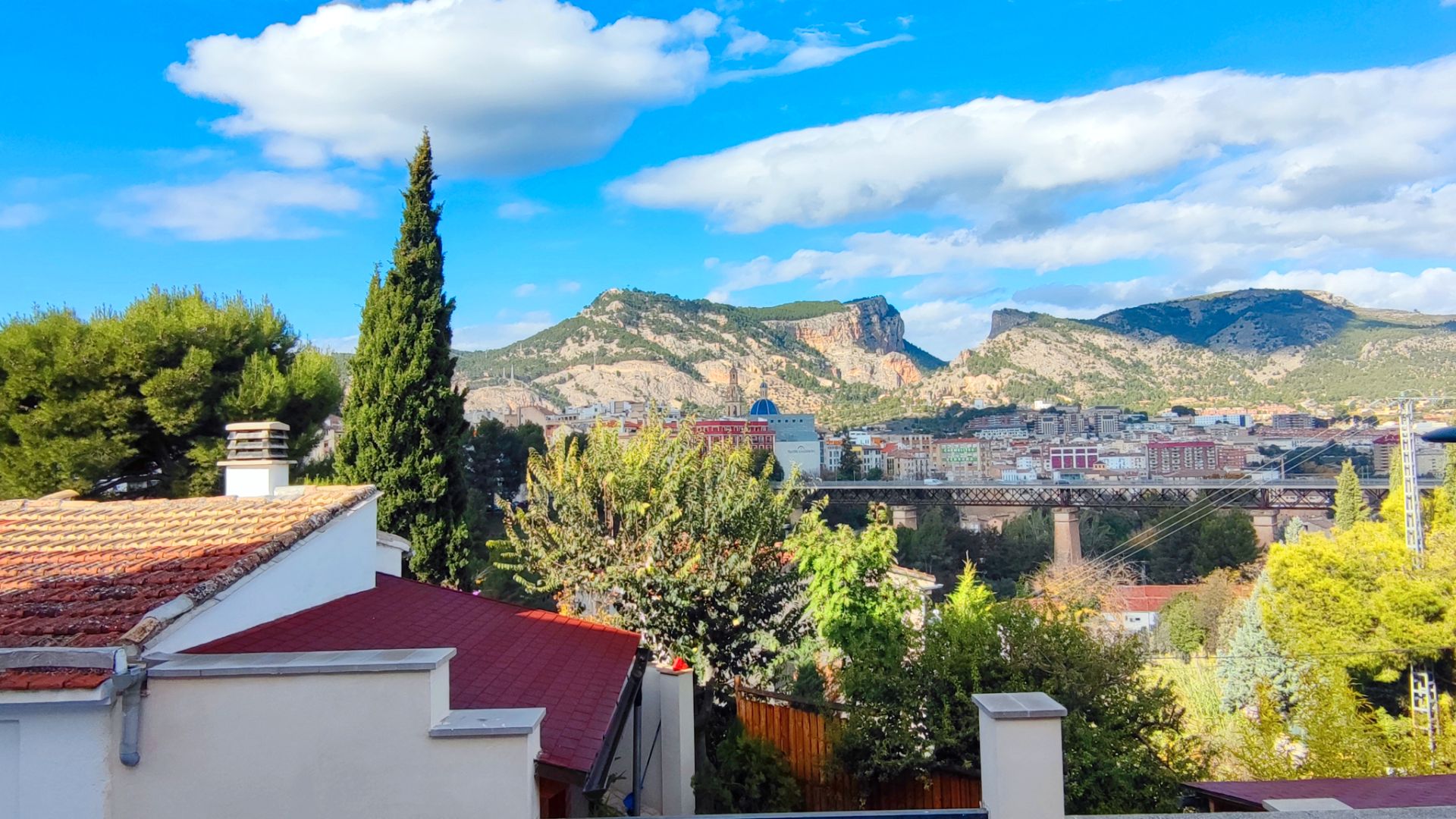 Vista exterior de Casa adosada en venda en Alcoy / Alcoi amb Calefacció, Terrassa i Traster
