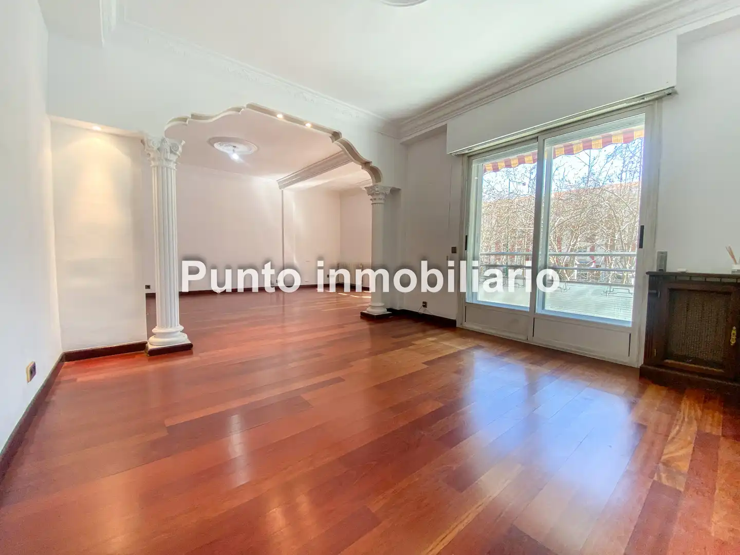 Sala de estar de Piso en venta en Valladolid con Aire acondicionado, Calefacción y Parquet