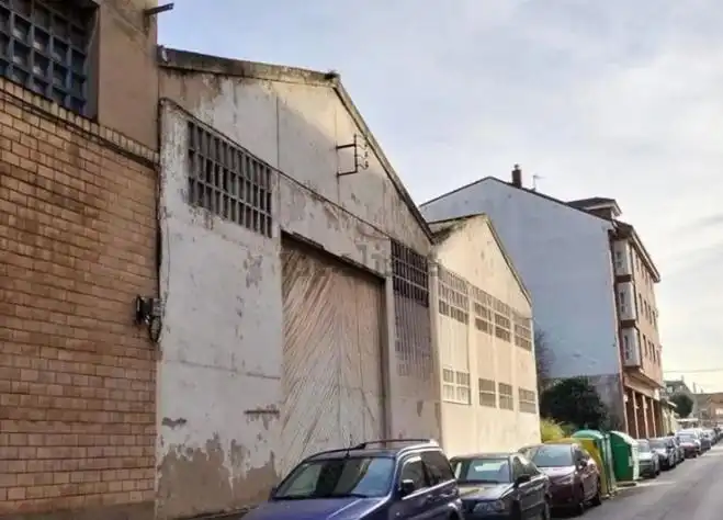 Vista exterior de Nave industrial en venta en Gijón 