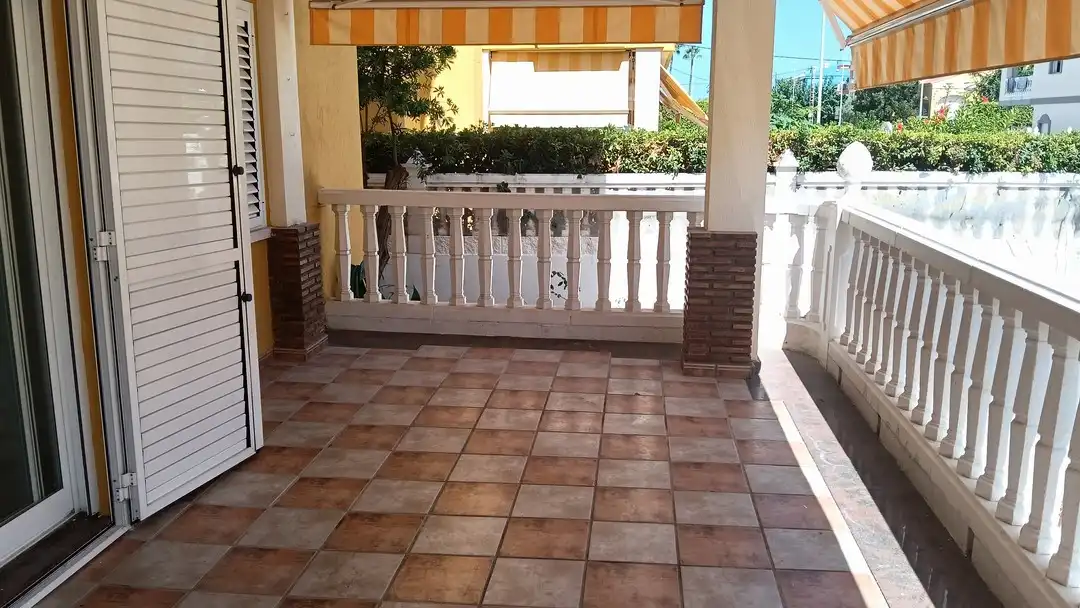 Terrasse von Wohnungen zum Verkauf in Xeraco mit Klimaanlage, Privatgarten und Terrasse