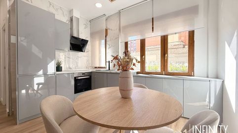 Foto 2 de Piso en venta en Blas de Otero Kalea, San Pedro de Deusto - La Ribera, Bilbao