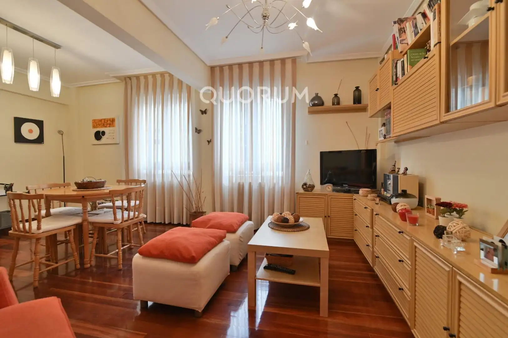 Sala de estar de Piso en venta en Bilbao  con Calefacción y Amueblado