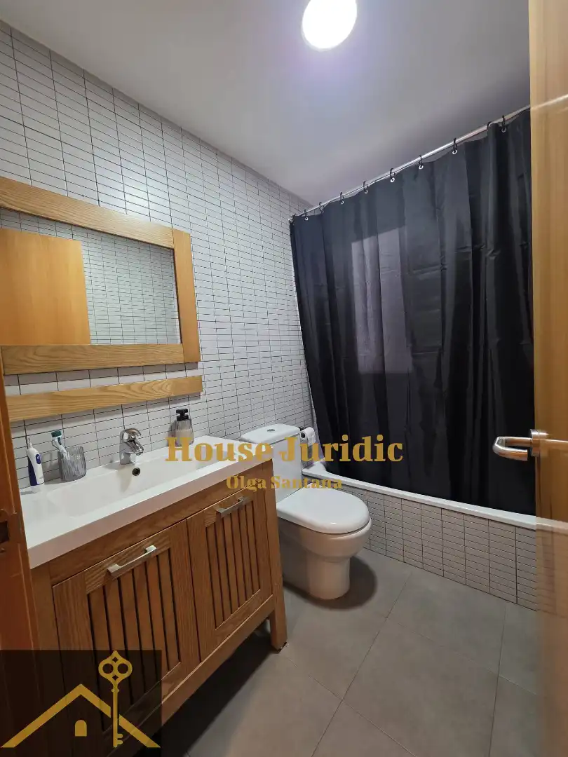 Baño de Piso en venta en Mataró con Aire acondicionado, Calefacción y Horno