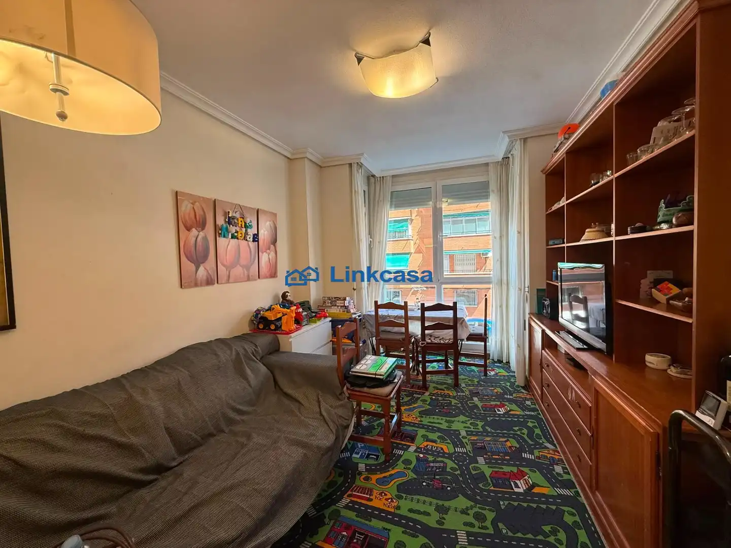 Sala de estar de Piso en venta en Madrid con Calefacción, Trastero y Piscina comunitaria