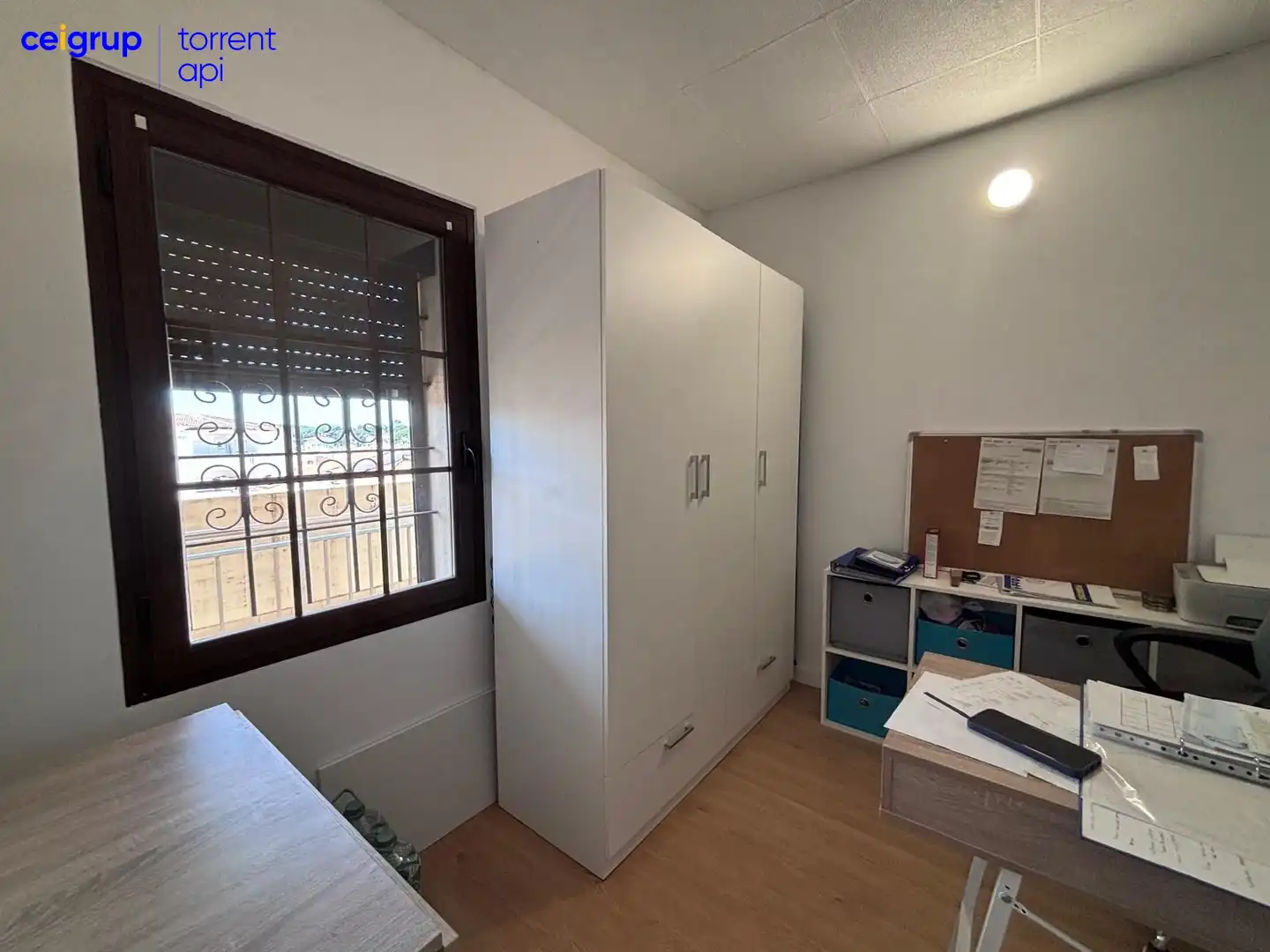 Schlafzimmer von Dachboden zum Verkauf in L'Escala mit Klimaanlage und Terrasse