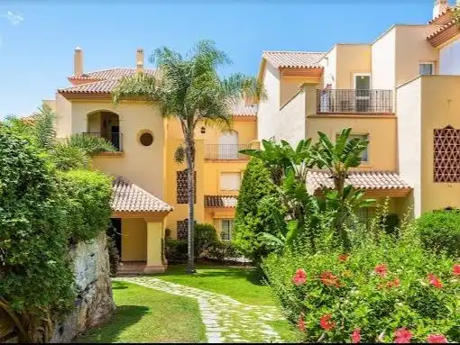 Exterior view of Flat for rent in Nueva Andalucía