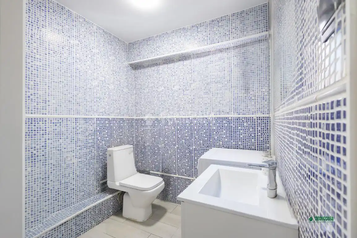 Baño de Piso en venta en Almería