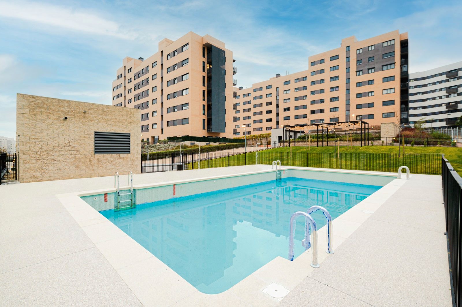 Swimming pool of Flat for sale in Tres Cantos  with Terrace and Storage room