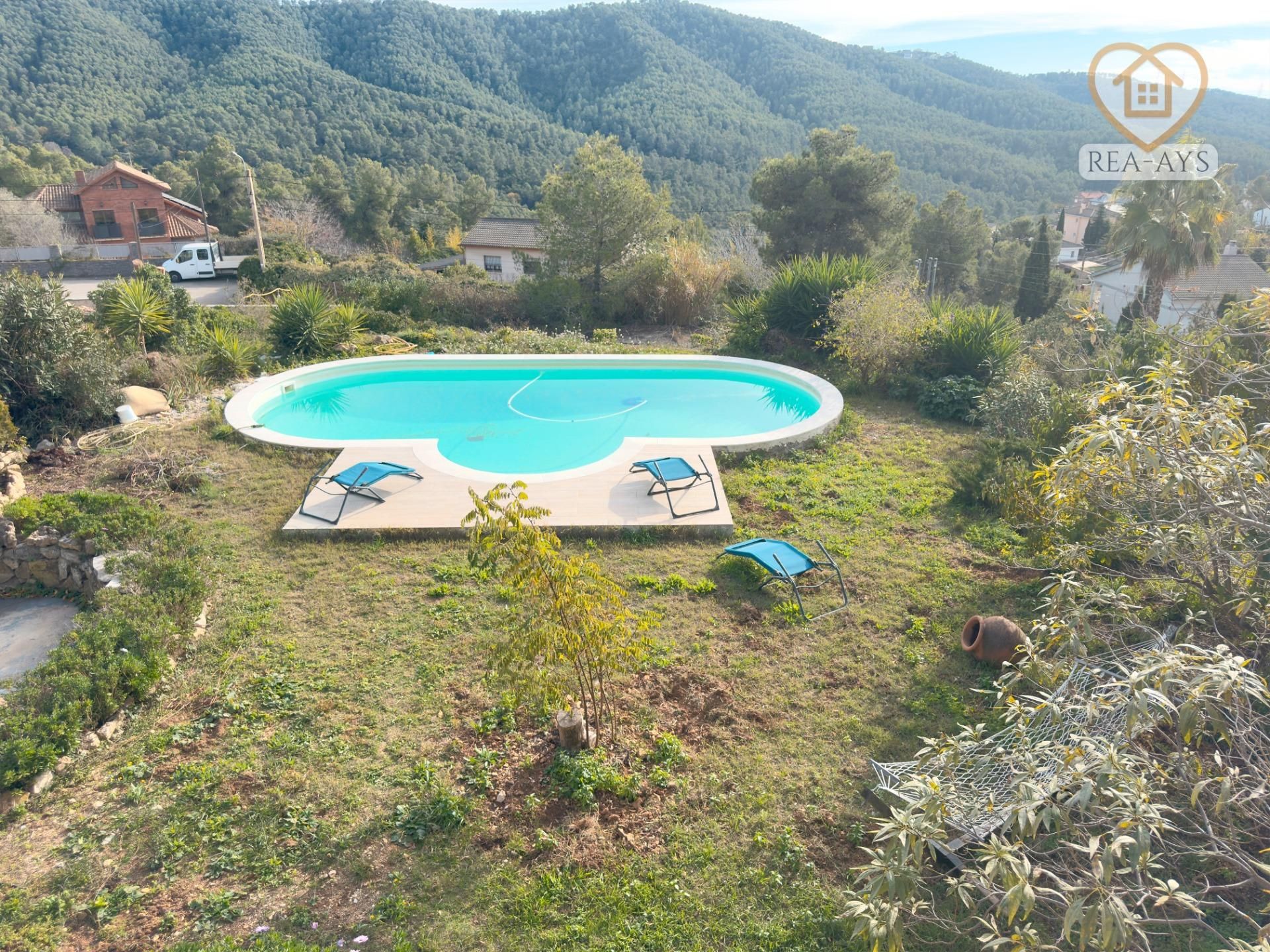 Piscina de Casa o xalet en venda en Vallirana amb Calefacció, Jardí privat i Terrassa