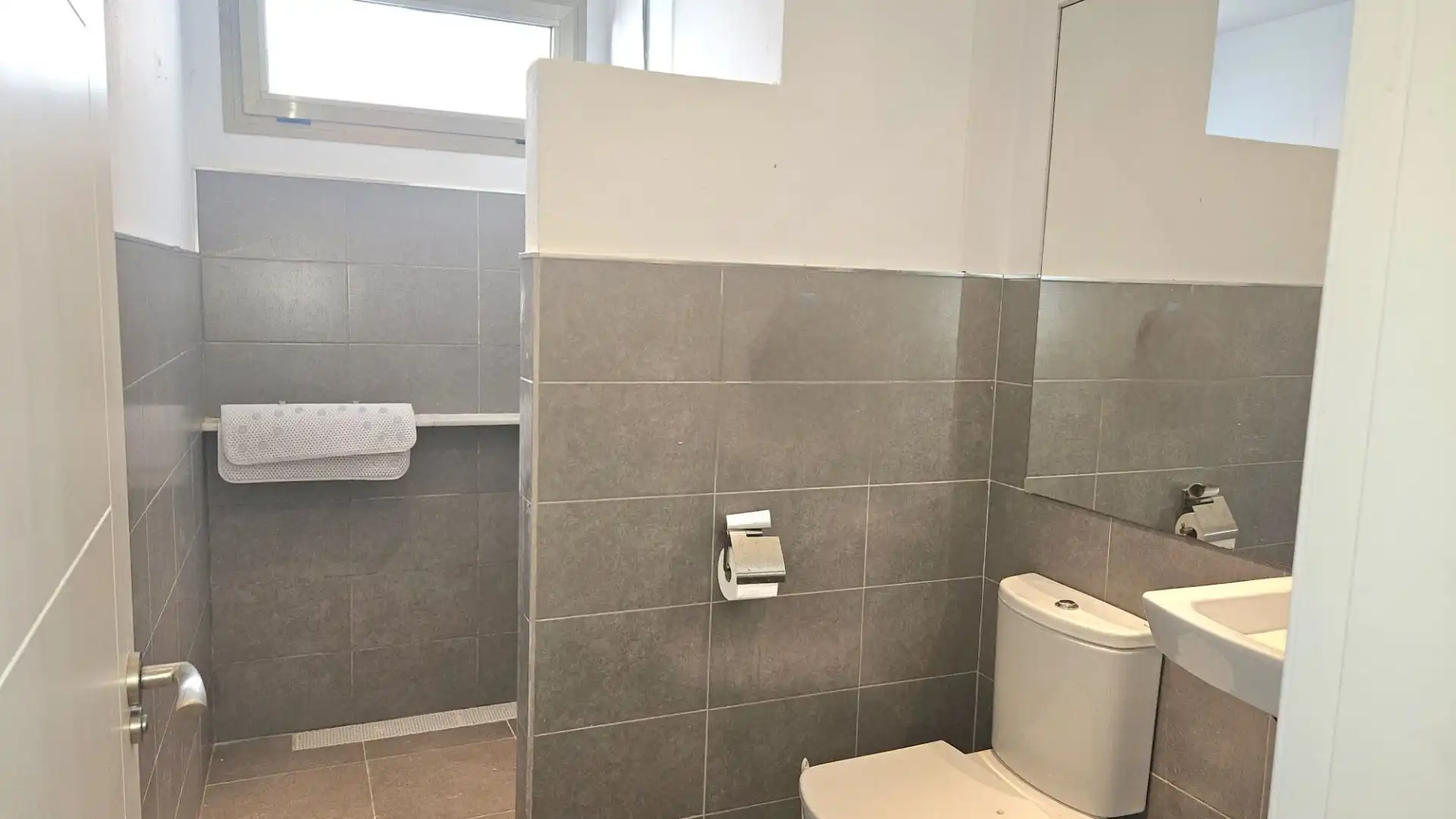 Bany de Casa adosada en venda en Benalmádena amb Terrassa, Moblat i Piscina comunitària