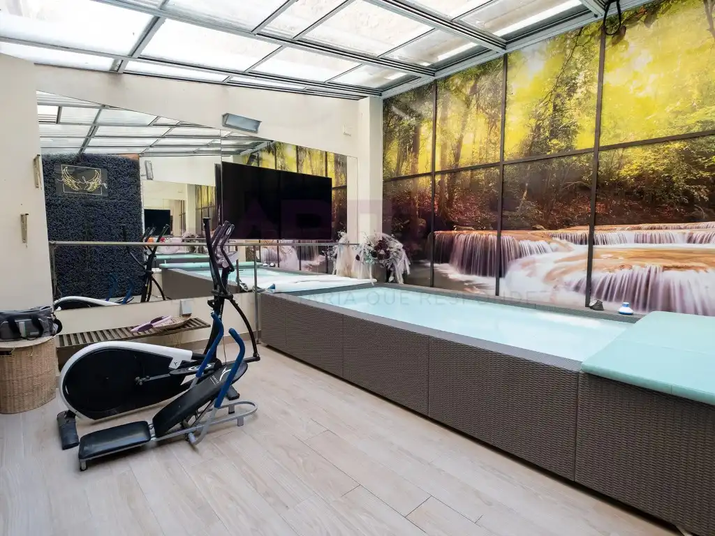 Piscina de Dúplex en venta en Valencia