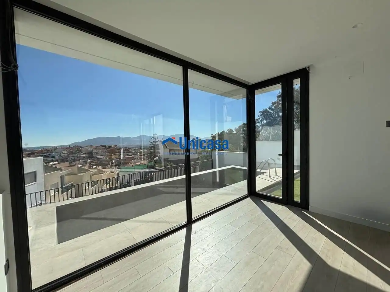 Terrace of Detached homes for sale in Puerto de la Torre - Atabal