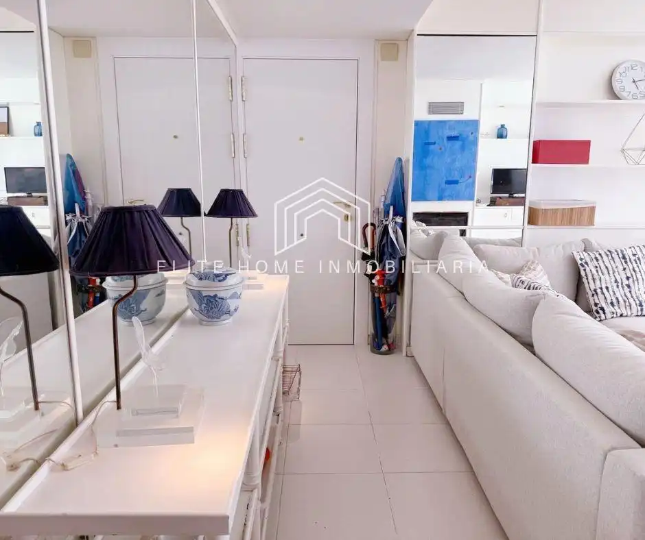 Sala d'estar de Apartament en venda en Benicasim / Benicàssim amb Jardí privat, Terrassa i Moblat