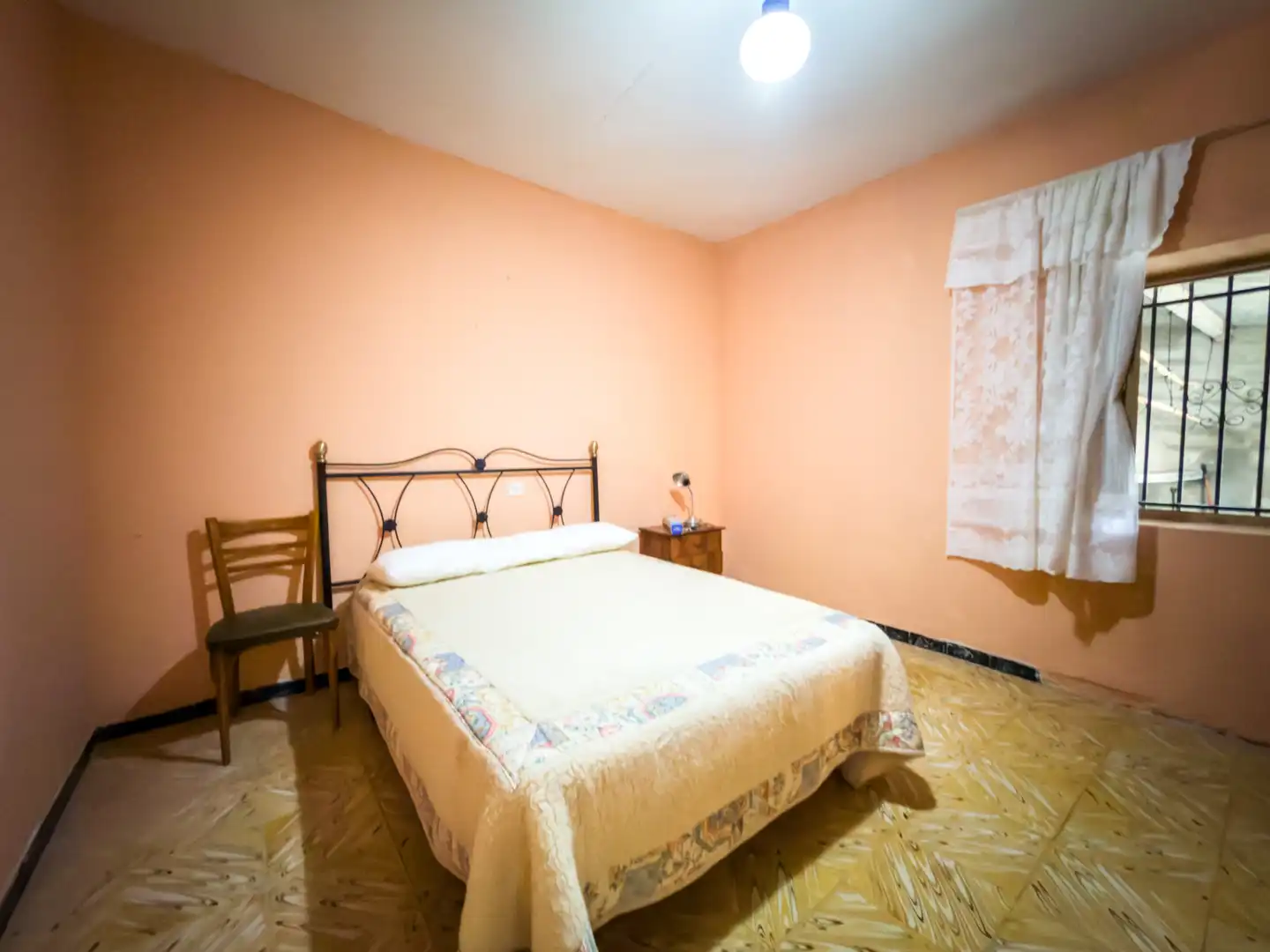 Dormitori de Casa o xalet en venda en Cortes de Baza amb Jardí privat, Terrassa i Moblat
