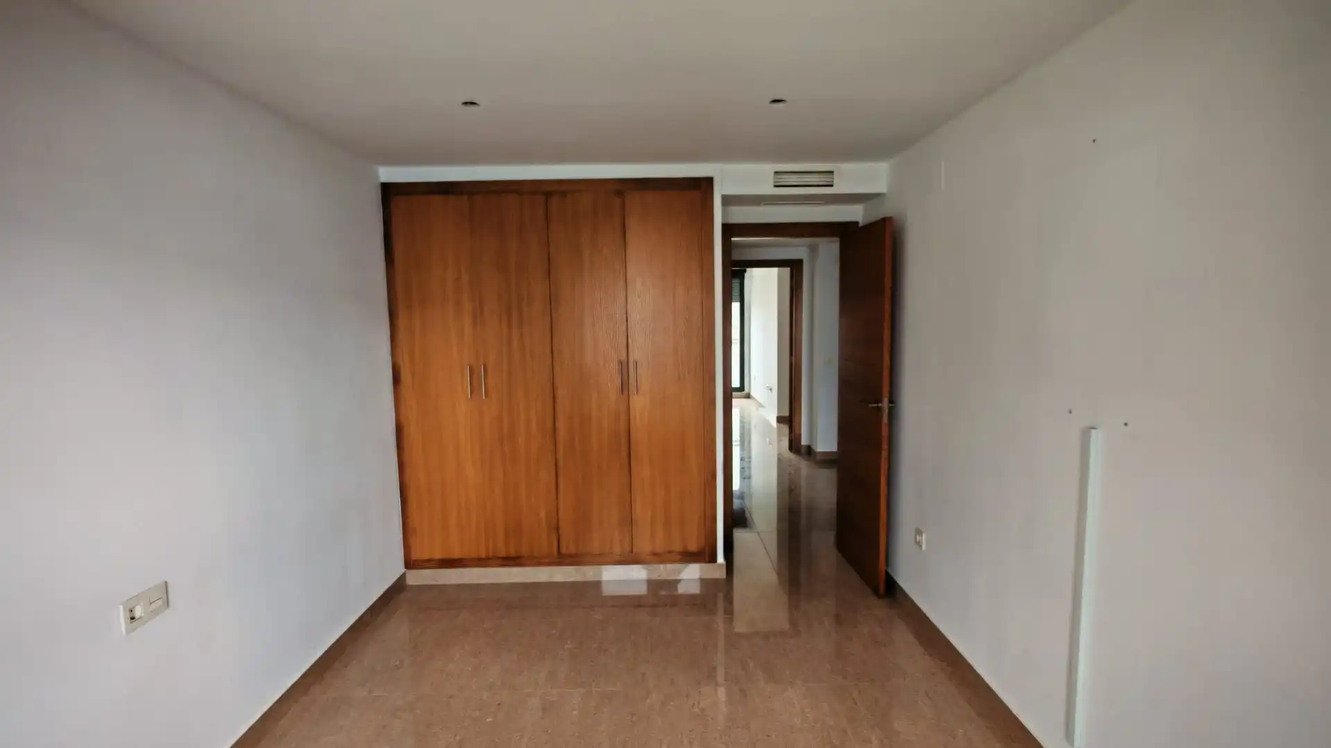 Schlafzimmer von Einfamilien-Reihenhaus zum Verkauf in Valencia mit Terrasse, Abstellraum und Ofen