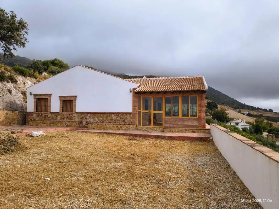 Casa rústica con terraza en venta en Diseminado Poligono 166, imagen 2