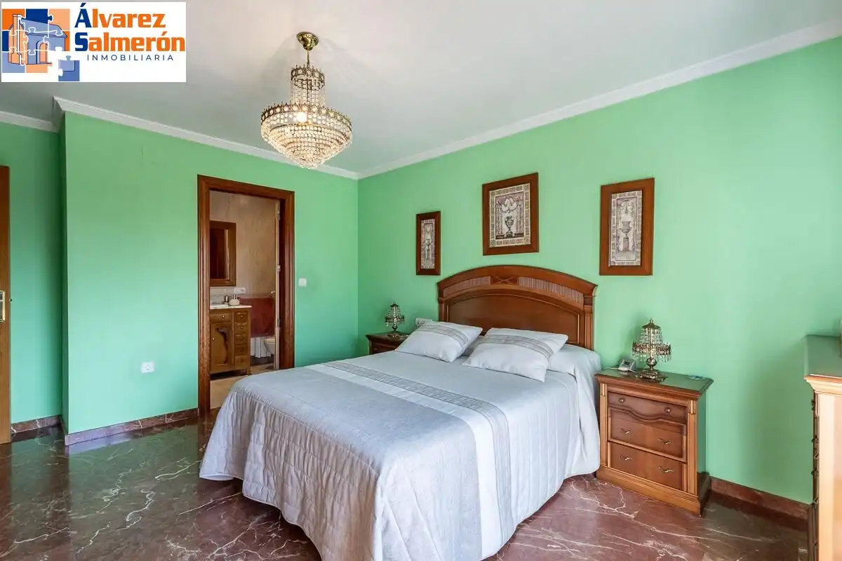 Casa pareada con piscina en venta en Calle CARLOS CANO (HI), imagen 16