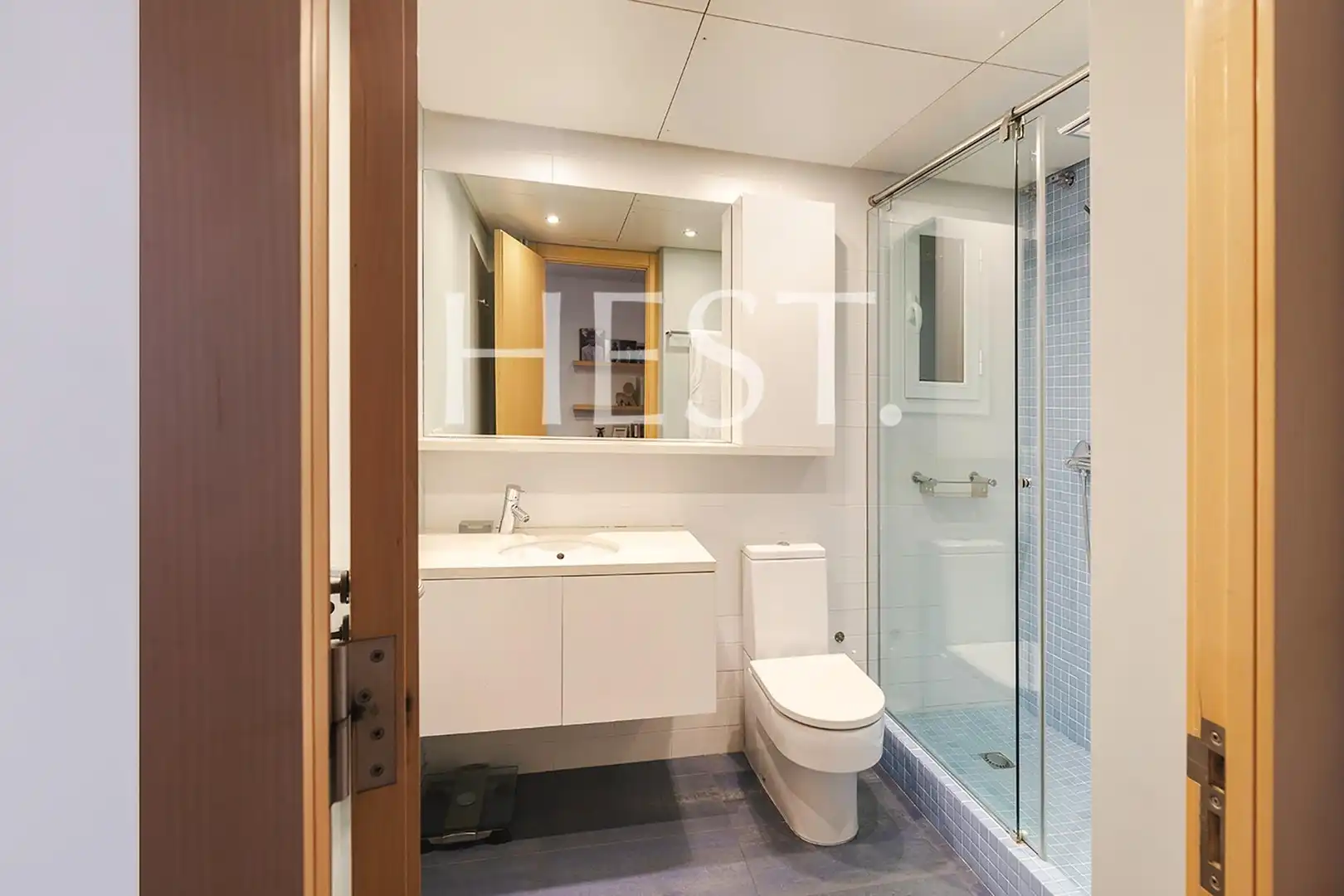 Baño de Piso en venta en Barcelona con Aire acondicionado, Calefacción y Jardín privado