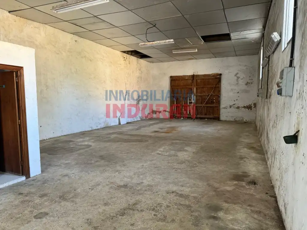 Nave industrial en venta en Deleitosa