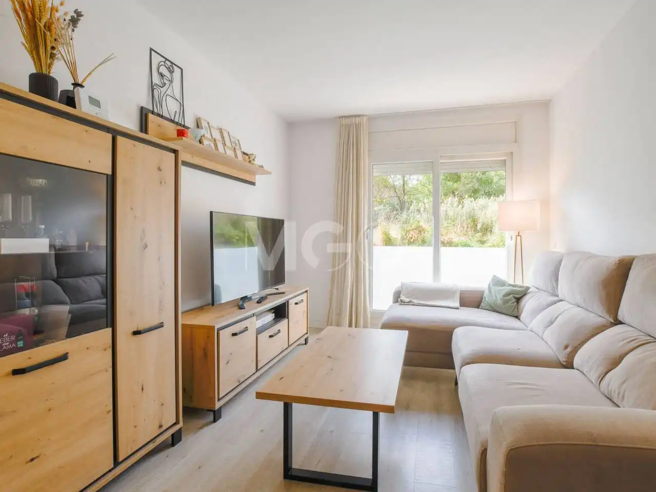 Piso con ascensor en venta en Calle Canigó, imagen 3