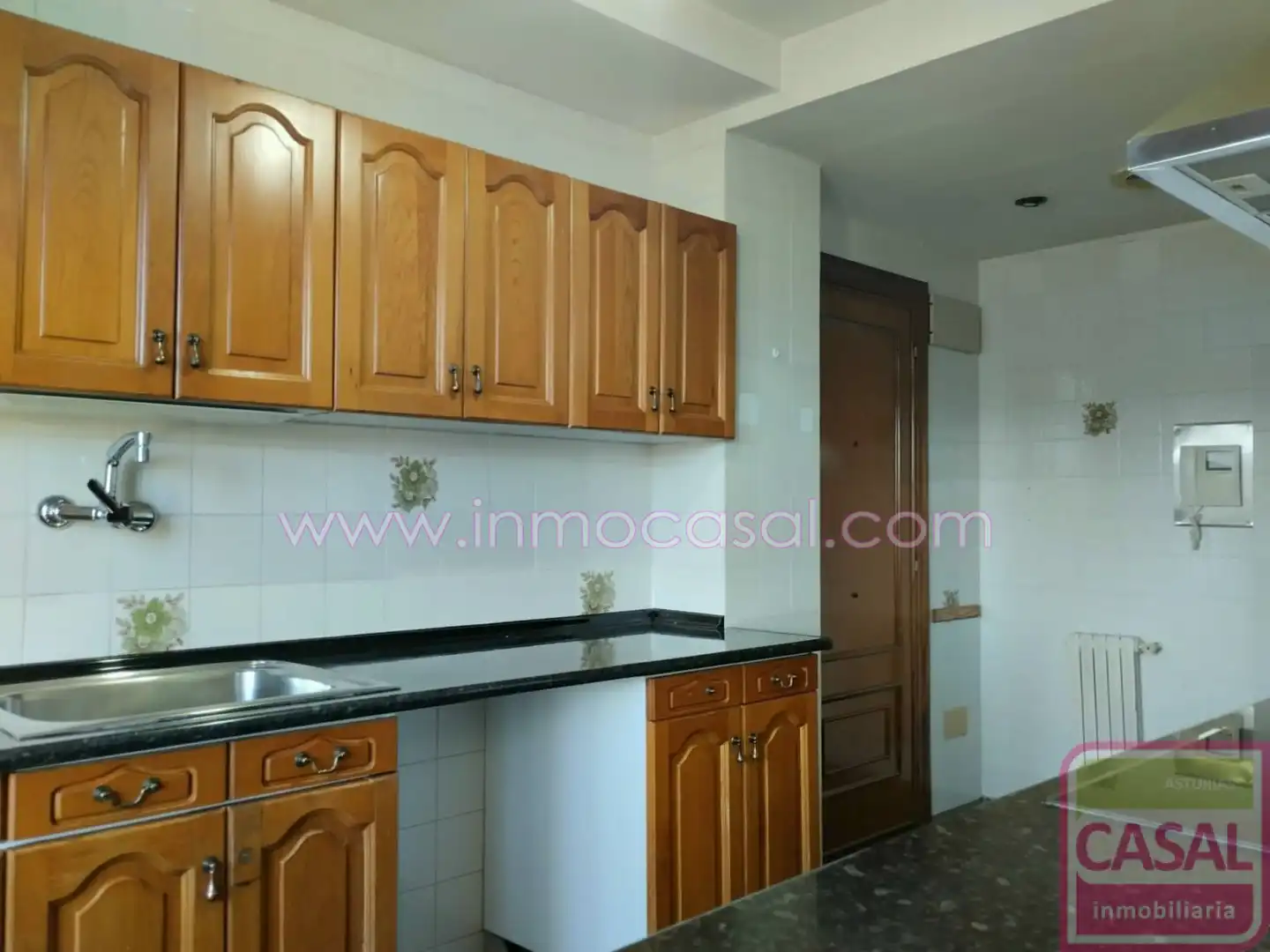 Kitchen of Flat for rent in Oviedo   with Heating, Terrace and Storage room