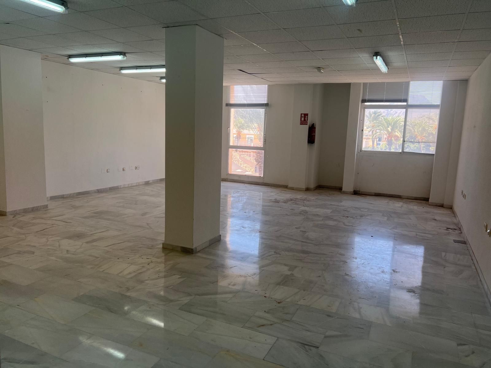 Oficina en venta en Cartagena con Aire acondicionado