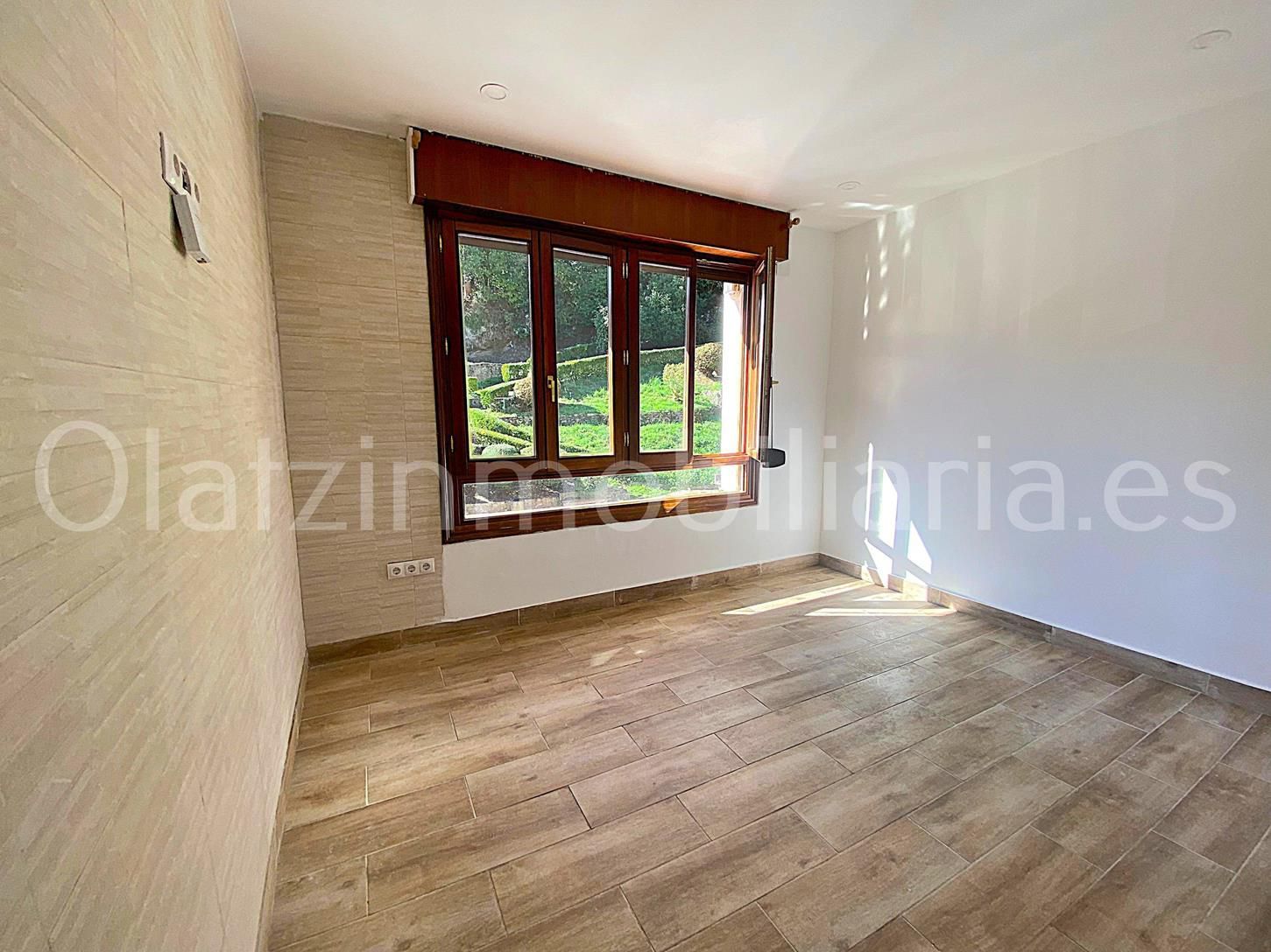 Bedroom of Flat for sale in Balmaseda