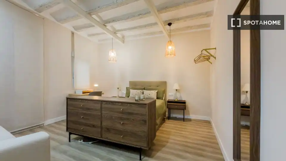 Bedroom of Flat for rent in Barcelona  with Air Conditioner, Heating and Furnished