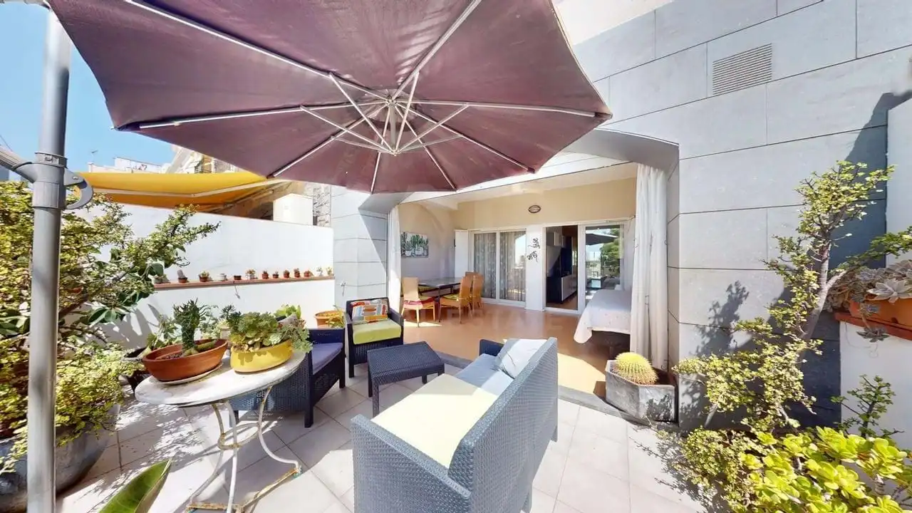 Terrasse von Wohnung zum Verkauf in Canet de Mar mit Klimaanlage, Heizung und Terrasse