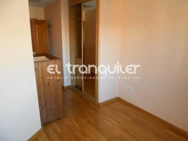 Schlafzimmer von Wohnung zum Verkauf in Madrid mit Klimaanlage, Abstellraum und Möbliert