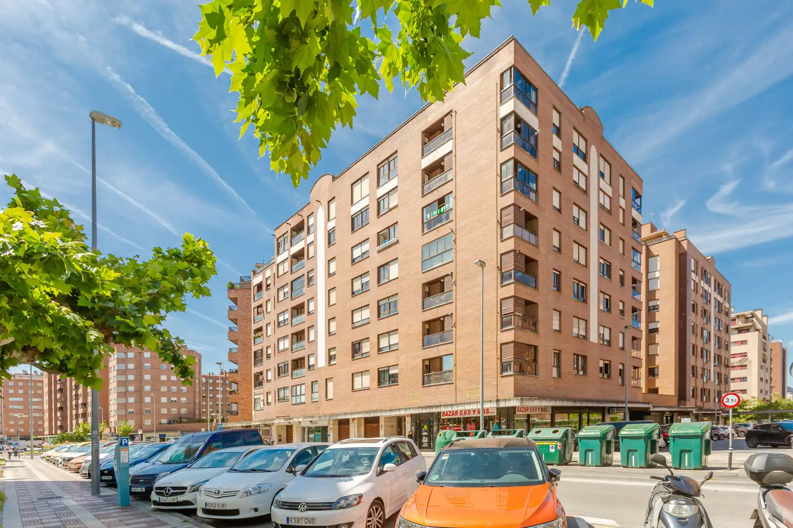 Vista exterior de Piso en venta en  Pamplona / Iruña con Parquet, Terraza y Trastero