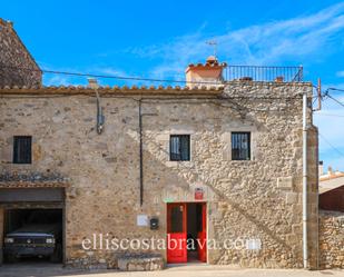 Exterior view of Single-family semi-detached for sale in Torroella de Fluvià  with Terrace