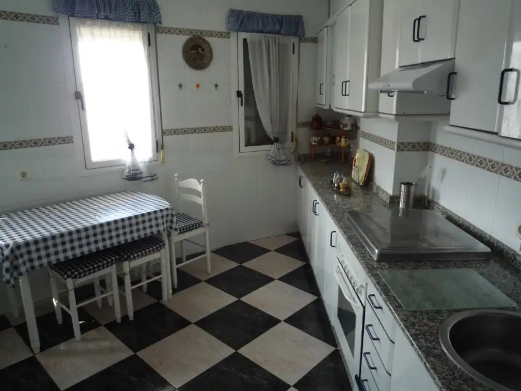 Kitchen of Flat for sale in Cacabelos