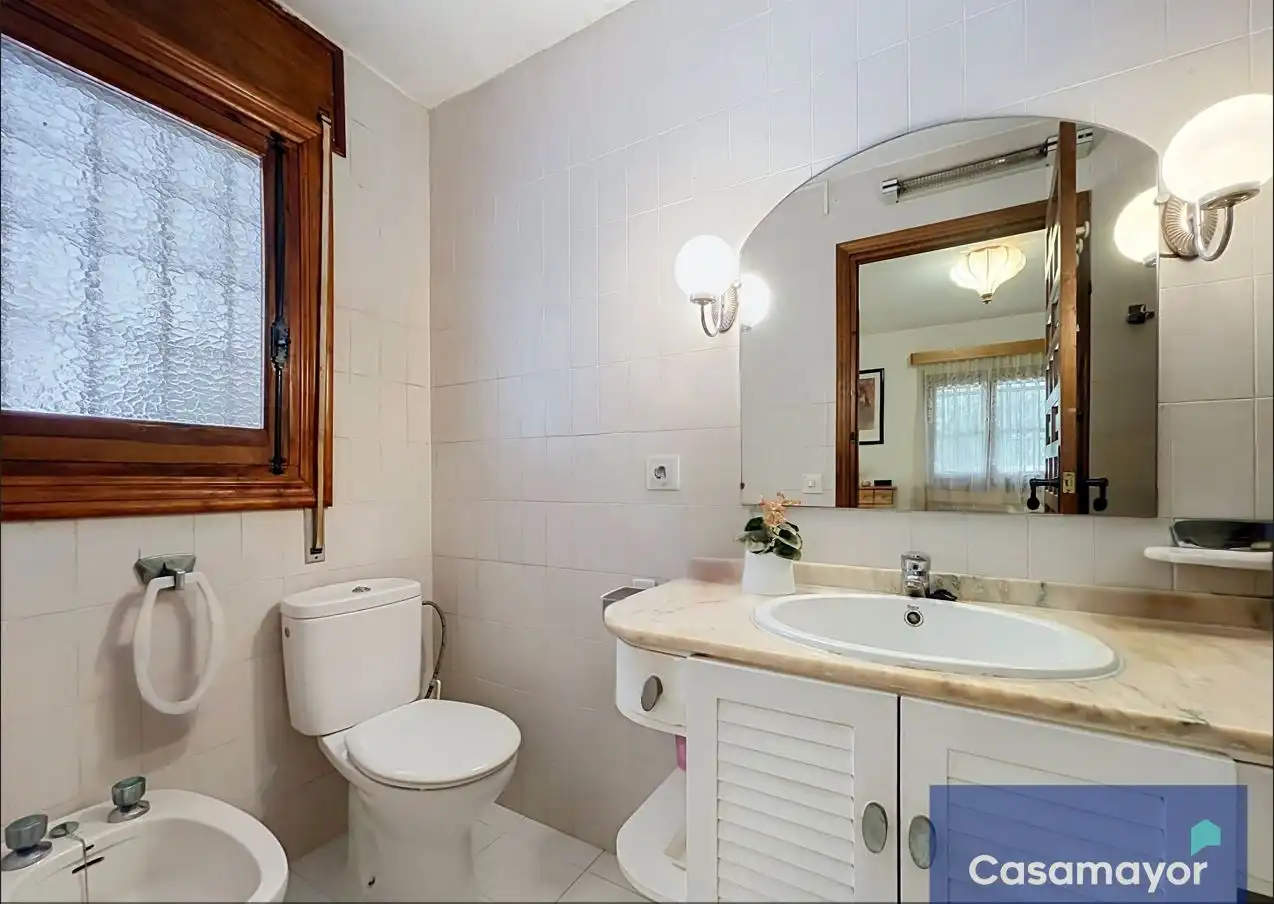 Bany de Casa o xalet en venda en Sant Joan d'Alacant amb Aire condicionat, Jardí privat i Piscina