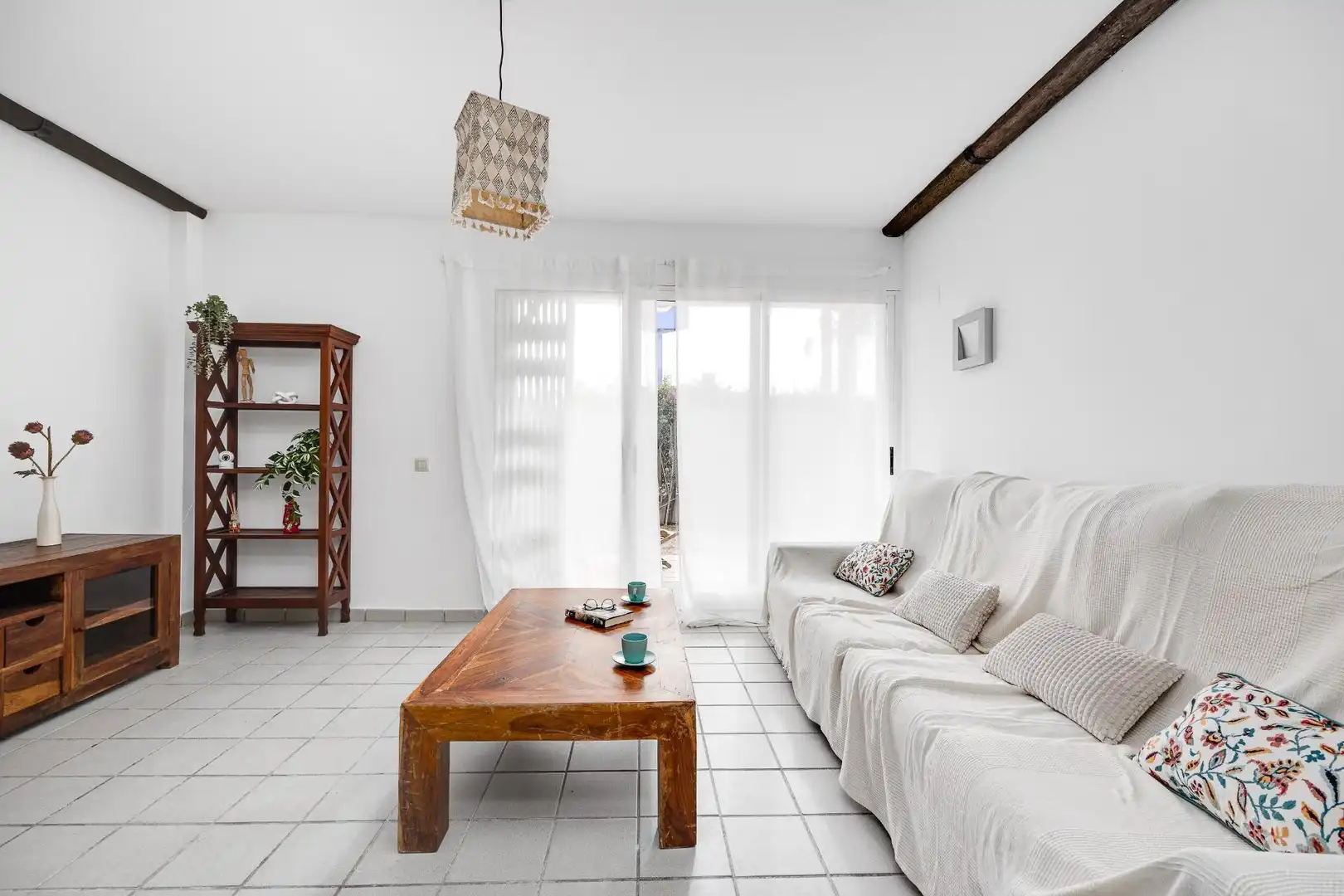 Sala d'estar de Planta baixa en venda en Orihuela amb Jardí privat, Terrassa i Piscina comunitària